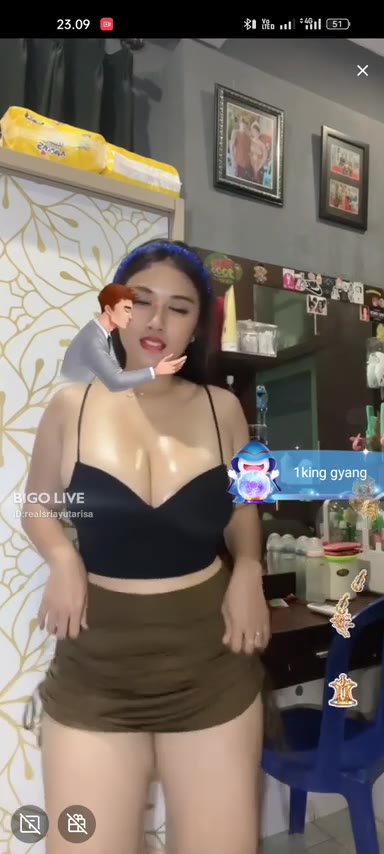 Watch BIGO LIVE SRI AYU TARISA YANG PUNYA T3T3K GEDE