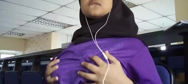 Watch Budak sekolah tayang tetek