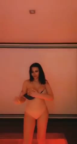 Watch Ruby Nikara Leak French