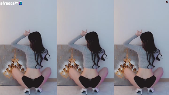 Watch Korean BJ performs seductive dance