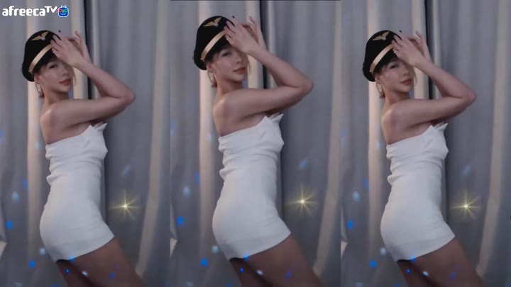 Watch Korean KBJ performs sexy motorcycle dance