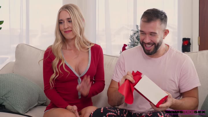 Watch MomsTeachSex Sarah Taylor And Scarlett Alexis