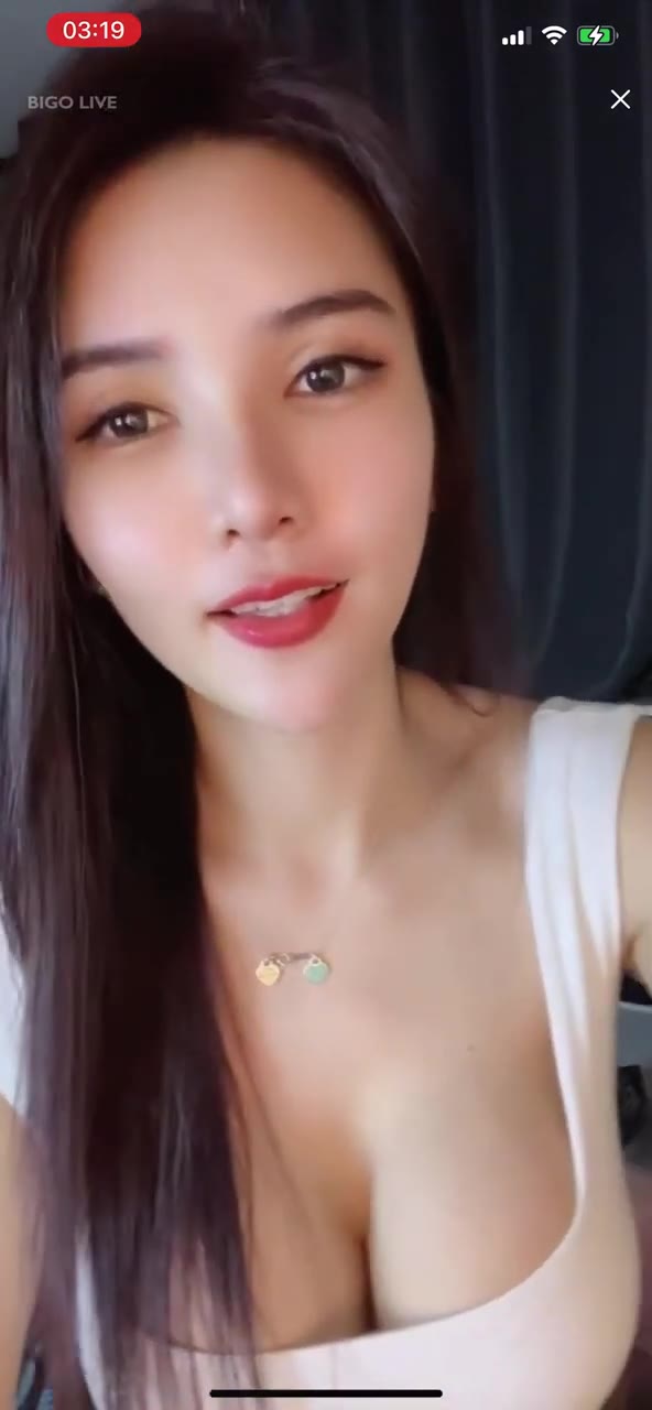 Watch Bigo Indo Hot Live – Minny Sensual Performance 8-11-2022