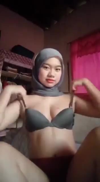 Watch Sexy ABG Playing with Herself