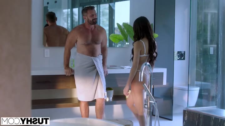 Watch The Perfect Present – Emily willis