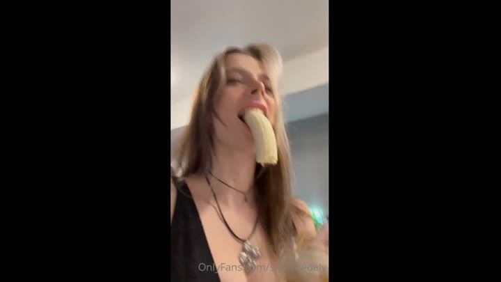 Watch Ashley Matheson Sexy Banana Blowjob Video Leaked