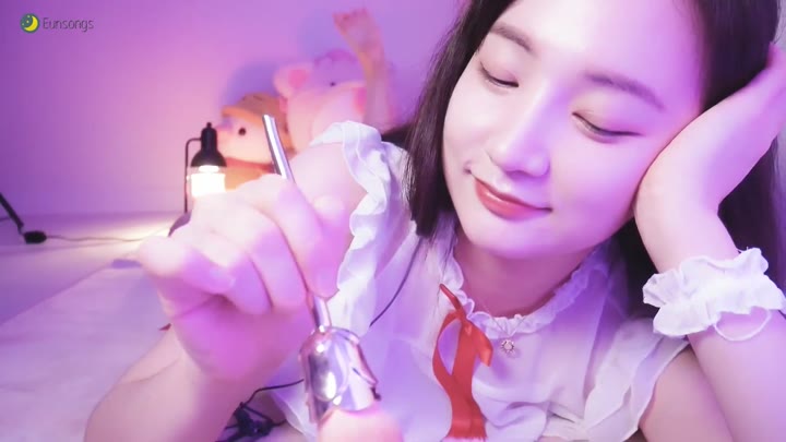 Watch Eunsongs white lingerie
