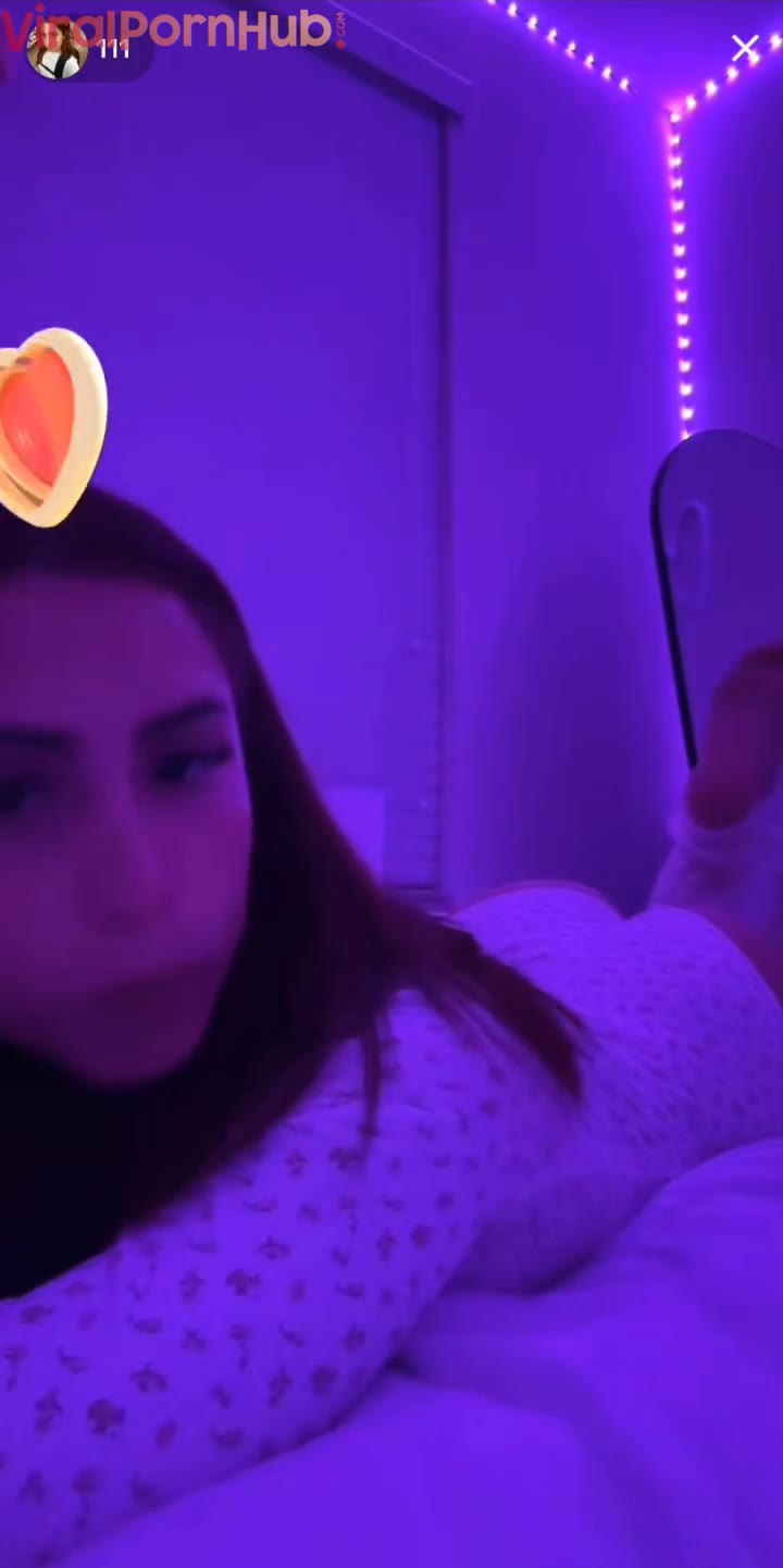 Watch Angela Alvarez Teases Fans with Booty: Leaked