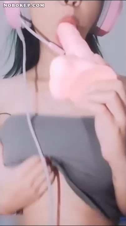 Watch Bokep Indo Viral Aci Abg Gamers Emut Dildo