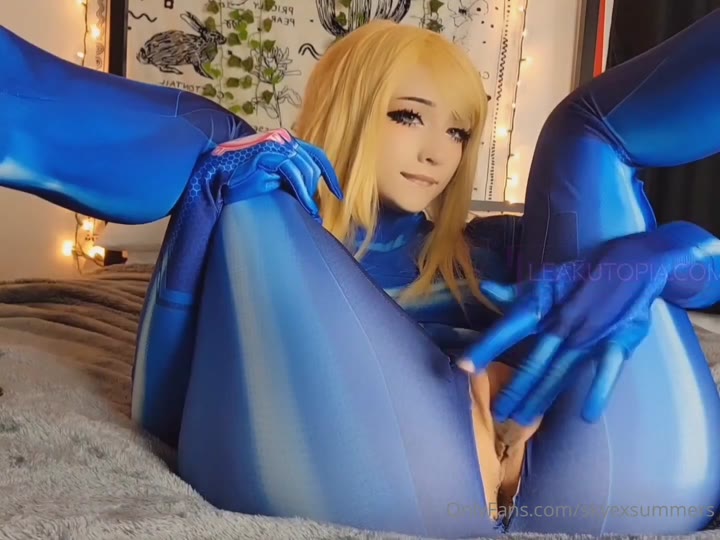 Watch SkyeXSummers Masturbates with Blue Dildo