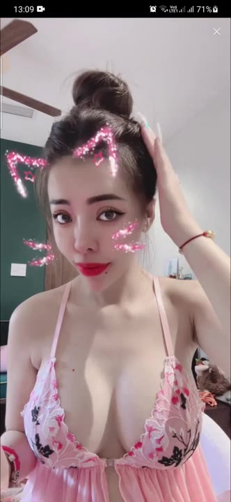 Watch Bigo Live Sensational Busty Actress Leaks