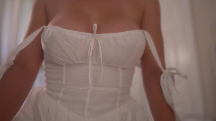 Watch Puffin’s Barmaid ASMR Video Leaked