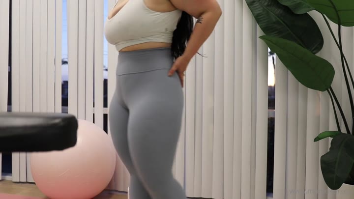 Watch Momokun’s Leaked Dildo Play Video – AllFansLeak