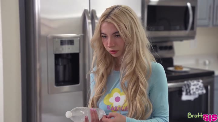 Watch BrattySis – Kenzie Reeves – Helping To Solve Stepsister Problem