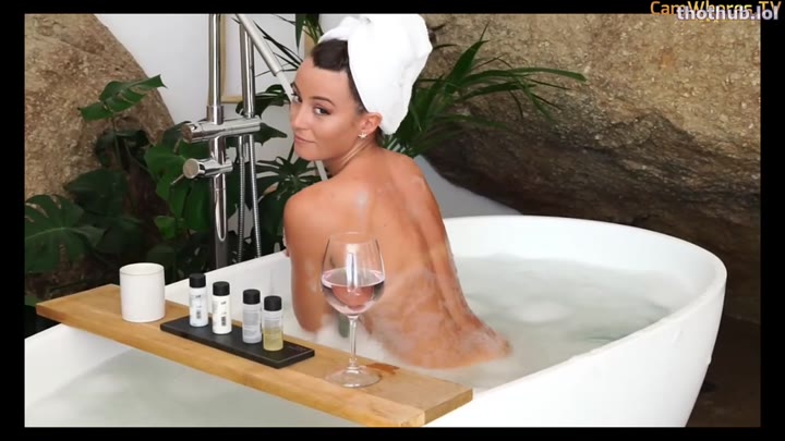 Watch Anna Zapala – Soapy Bath Nude Tub