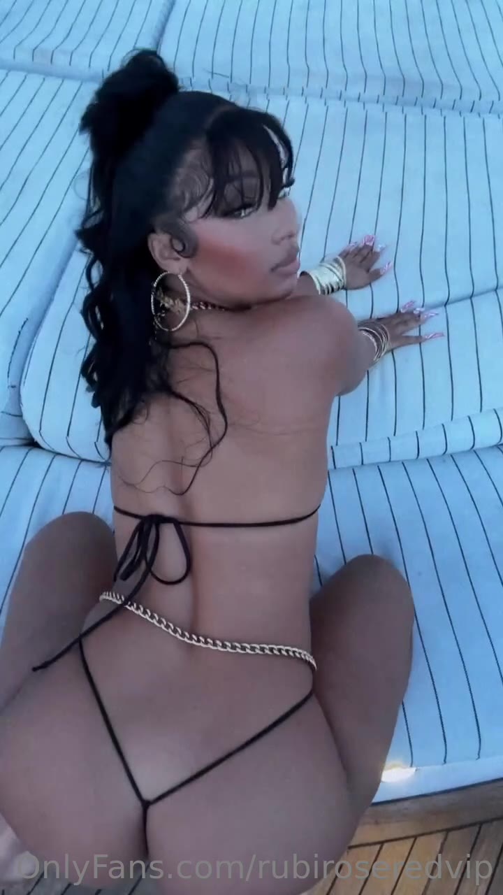 Watch Rubi Rose Teases with Big Booty