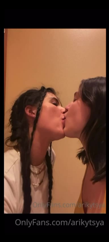 Watch Arikytsya’s Sensual Lesbian OnlyFans Sextape