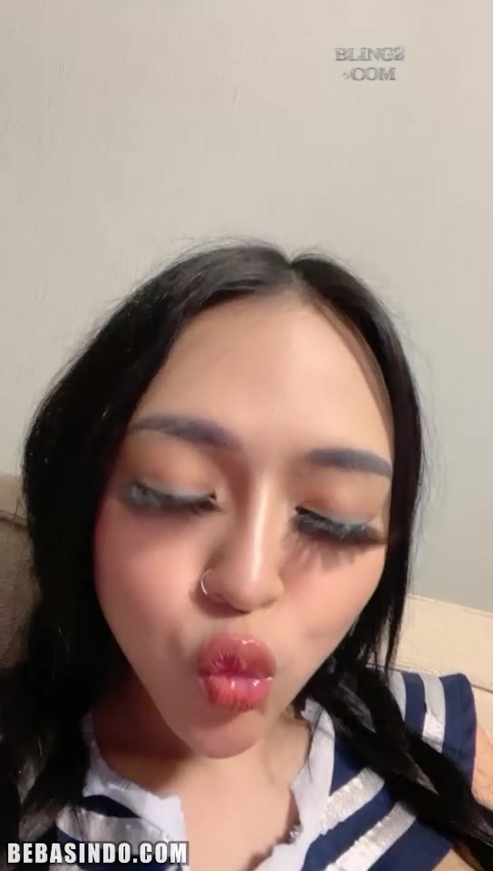 Watch Seragam Sekolah Cosplay on Mango ID