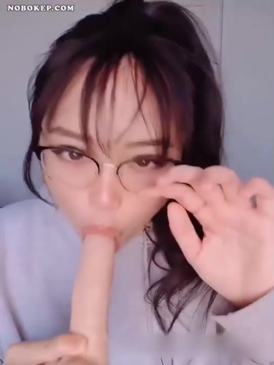 Watch Bokep Indo Terbaru Ambiyah Hoodie Biru Ngemut Dildo