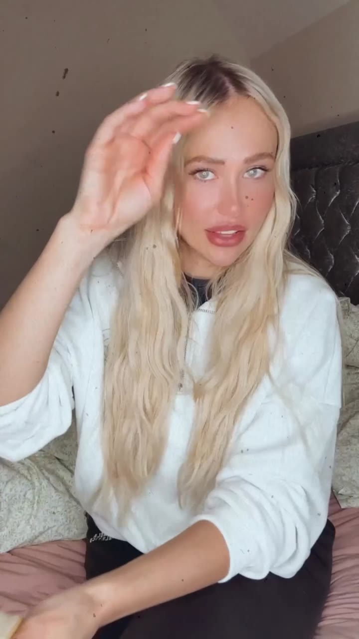 Watch Sophie reade Nude Leaked Onlyfans Video 13