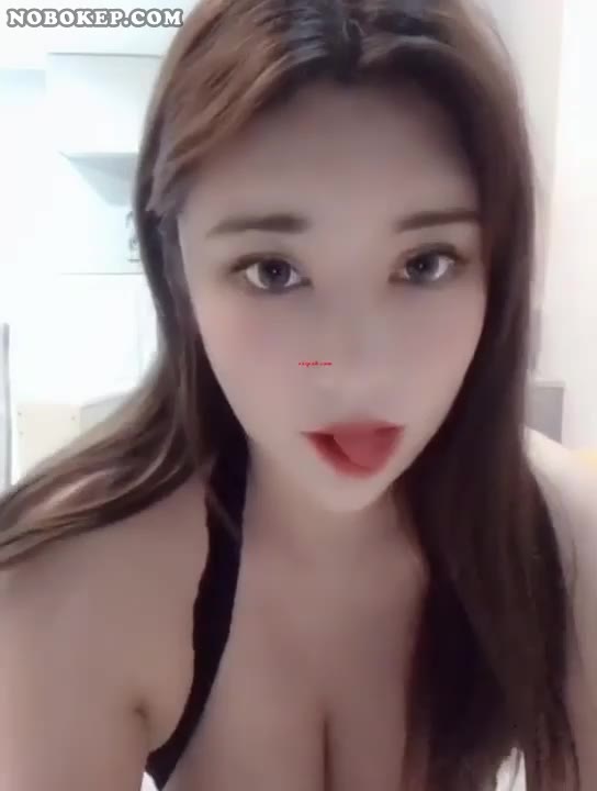 Watch Bokep Rorochan Super Tobrut Pelintir Puting Sendiri