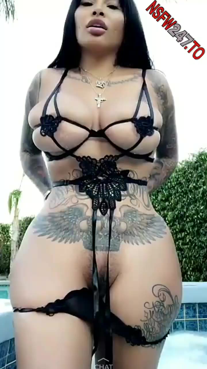Watch Brittanya Razavi jacuzzi show Video Leak