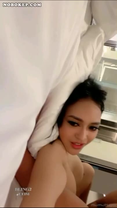 Watch Bokep Indo Live Oppylani Ngentot di Gangbang Bule