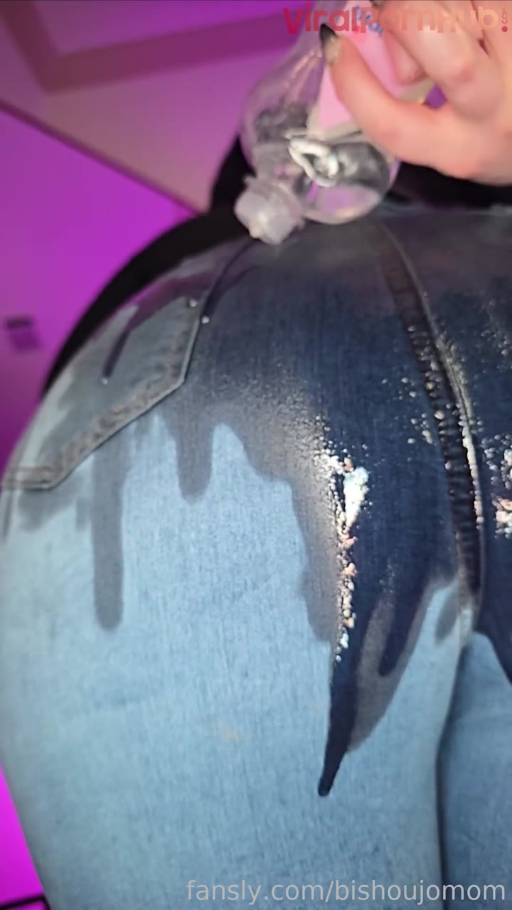 Watch Bishoujomom Teasing Nude Boobs With Oil Fansly Video