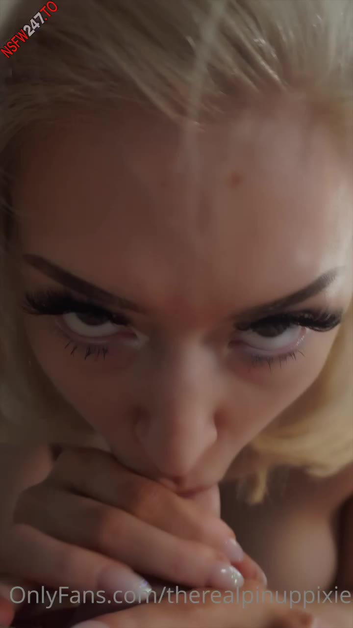 Watch PinupPixie Morning Wood POV