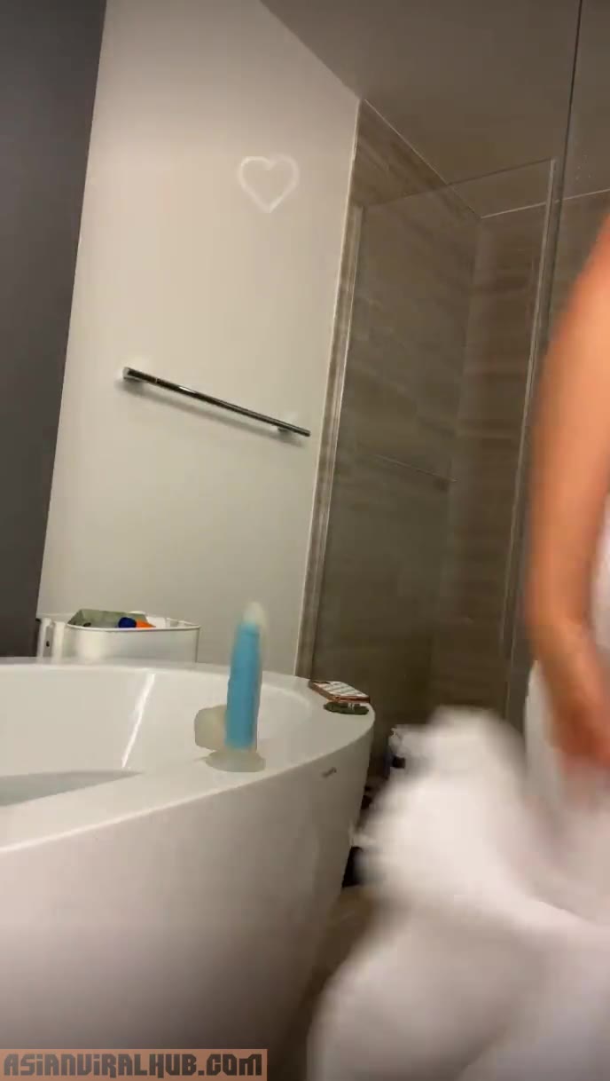 Watch Asian Candy Pretty Sexy Girl Fucking her Own With a Dildo Video