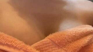 Shaarebaare Fucked by Dildo Machine and Squirting in Bathtub Video