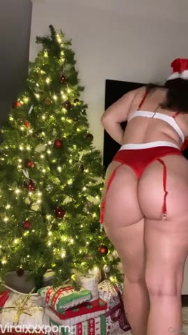 Watch Lilith Cavaliere Booty Show In Christmas Lingerie Leaked Video