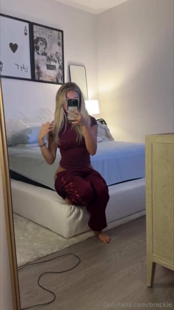 Watch Breckie Hill Im Feeling A Little Risky Mirror Selfies Onlyfans Video