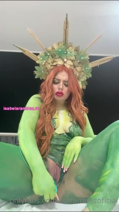 Watch Isabela Ramirez Masturbating Like Poison Ivy