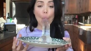 Maddy Belle watch me stick my toy on a plate and fuck myself legs wide spread