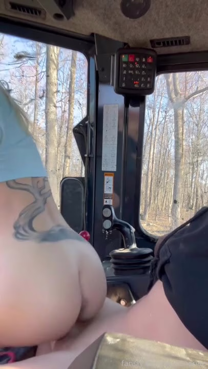 Watch Skyemarie Gets Creampied In The Tractor