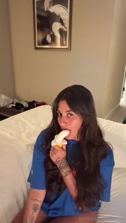 Watch Fernanda Mota Farhat Rubs Her Pussy Til It Cums