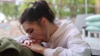 Watch Lilmochidoll Gives A Risky Blowjob In Public