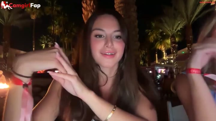 Watch graciesmith27 Stream with Friend & Nude Strip Chaturbate