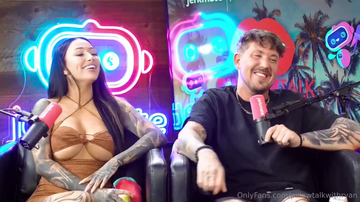 Watch Lillian Phillips Sex Tape With A Midget