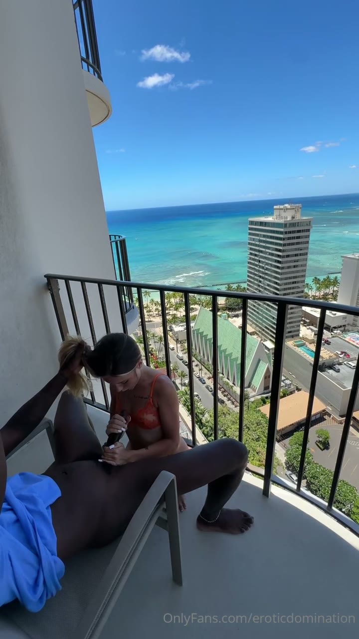 Watch SnowMarie69 Fucking In The Balcony