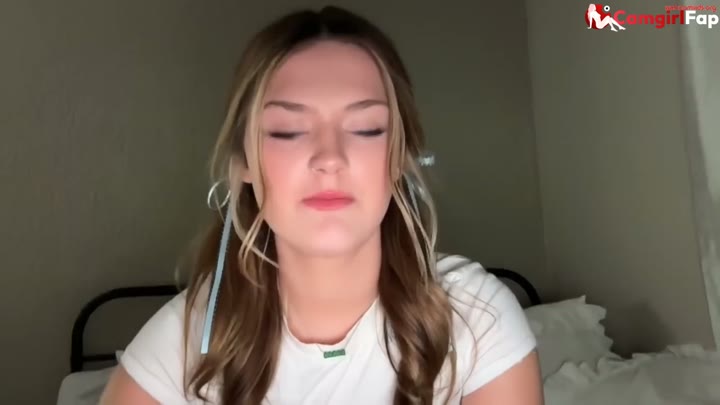 Watch hadleyreed Chaturbate Teen Show Tits & Ass