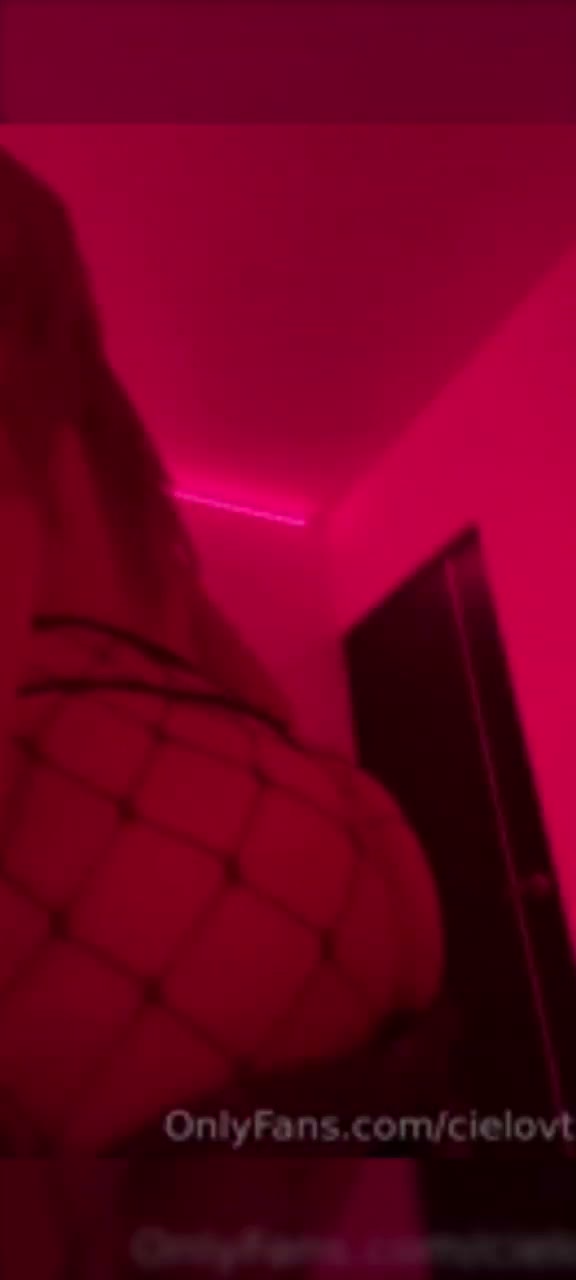 Watch Cielovtorres nude show booty in the bedroom erotic